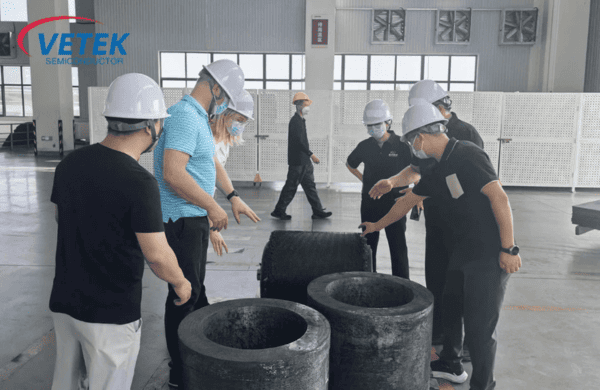 Добре дошли на клиенти да посетят фабриката за продукти от въглеродни влакна на Veteksemicon